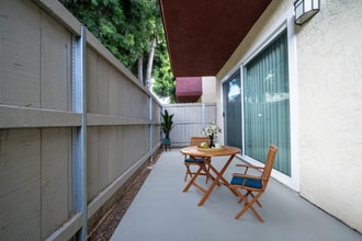 800 E Bobier Dr in Vista, CA - Building Photo - Building Photo