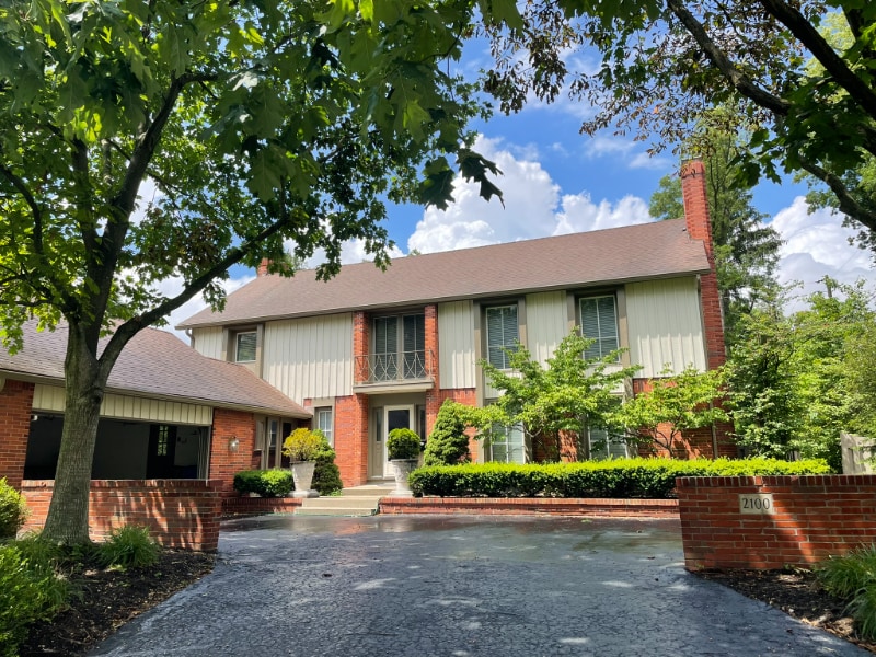 2100 Cheltenham Rd in Columbus, OH - Building Photo