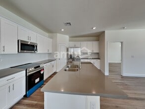 10390 Bishops Cap St in Las Vegas, NV - Foto de edificio - Building Photo