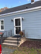 23 Lakeview Ave in Rensselaer, NY - Building Photo - Building Photo