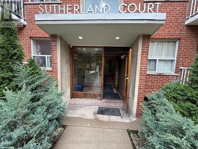 1315 Bayview Ave in Toronto, ON - Building Photo - Building Photo