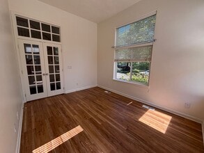1010 NE Ayrshire Dr in Hillsboro, OR - Building Photo - Building Photo