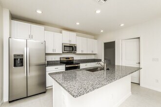 2045 Skybrooke Blvd in Lutz, FL - Building Photo - Building Photo