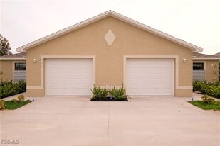 613 SE 6th Terrace in Cape Coral, FL - Building Photo