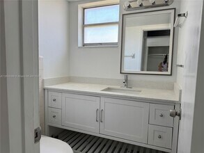 1333 E Hallandale Beach Blvd, Unit 444 in Hallandale Beach, FL - Building Photo - Building Photo