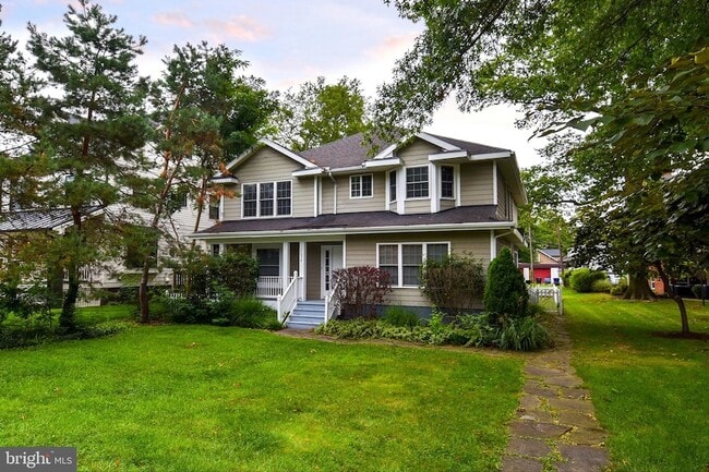 1705 Commonwealth Ave, Unit A in Alexandria, VA - Building Photo - Building Photo