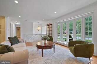 9123 Cherrytree Dr in Alexandria, VA - Building Photo - Building Photo