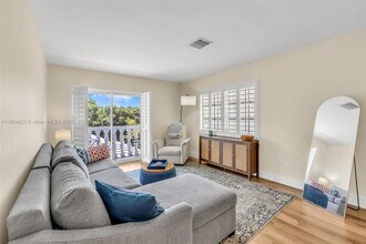 1150 Madruga Ave in Miami, FL - Building Photo - Building Photo