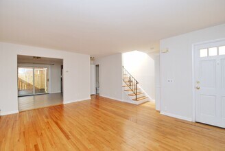 77 Webb Ave in Stamford, CT - Building Photo - Building Photo