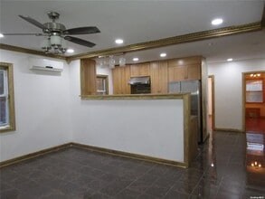 82-1 251st St in Queens, NY - Building Photo - Building Photo
