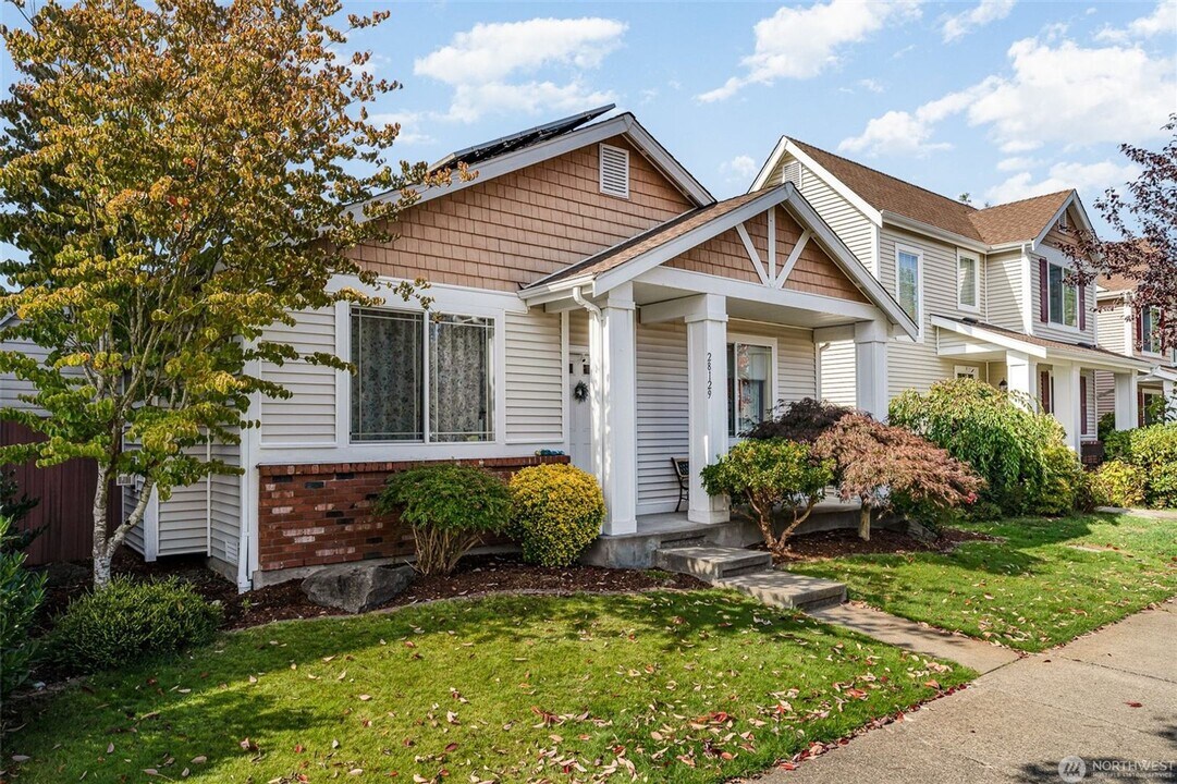 28129 239th Pl SE in Maple Valley, WA - Building Photo