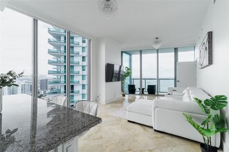 888 Biscayne Blvd, Unit 4712 in Miami, FL - Building Photo - Building Photo