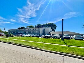 Maple Heights in Sioux City, IA - Building Photo