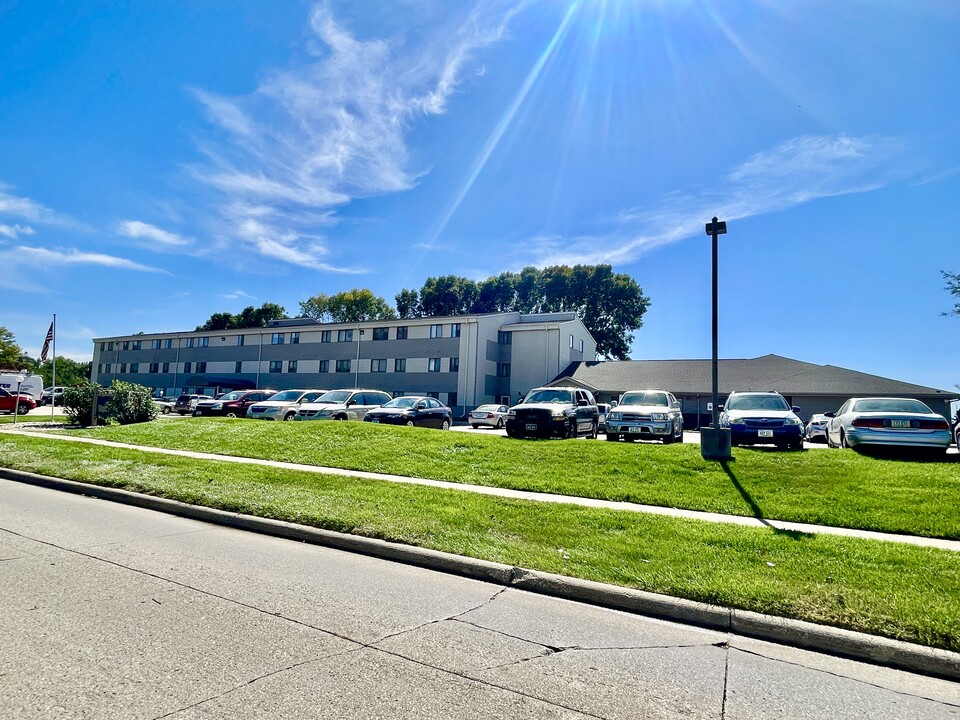 Maple Heights in Sioux City, IA - Building Photo