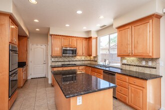11854 Cobble Brook Dr in Rancho Cordova, CA - Building Photo - Building Photo