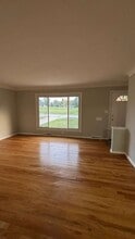 3780 Hetzel Dr in Parma, OH - Building Photo - Building Photo