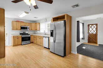 663 Monmouth Ave in Port Monmouth, NJ - Building Photo - Building Photo