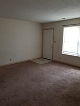 717 Demaret Dr in Columbia, MO - Building Photo - Building Photo