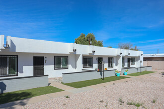 2837 N Euclid Ave in Tucson, AZ - Foto de edificio - Building Photo