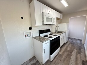 1203 2nd St-Unit -B in Greeley, CO - Building Photo - Building Photo