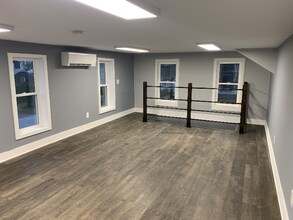 7 S Canal St in Greene, NY - Foto de edificio - Building Photo