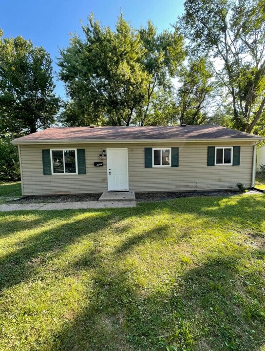 1403 Richard Dr in Sauget, IL - Building Photo