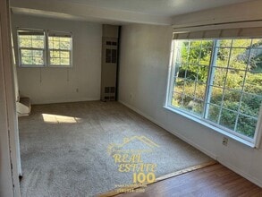 2870 NE Hwy 101 in Lincoln City, OR - Building Photo - Building Photo