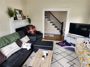 219 Metacom Ave in Bristol, RI - Building Photo - Building Photo