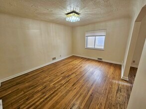 1129 Clearbrook Dr in Cincinnati, OH - Building Photo - Building Photo