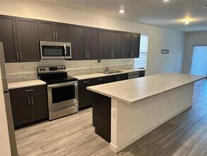 25137 SW 108th Ave in Homestead, FL - Foto de edificio - Building Photo