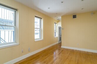 8 Garden Ct St in Boston, MA - Foto de edificio - Building Photo