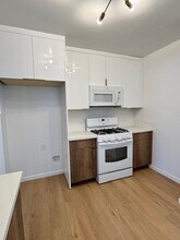 2808 W 43rd Pl, Unit 2808 in Los Angeles, CA - Foto de edificio - Building Photo