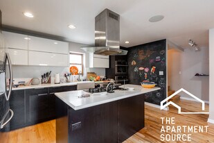 1939 N Winchester Ave, Unit CH in Chicago, IL - Building Photo