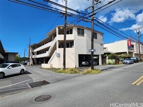 2241 Young St in Honolulu, HI - Building Photo - Building Photo
