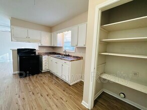 8386 Booneville Dr in Southaven, MS - Building Photo - Building Photo