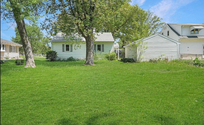 property at 310 N Division St