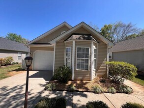 200 Glenlea Ln in Greenville, SC - Building Photo - Building Photo