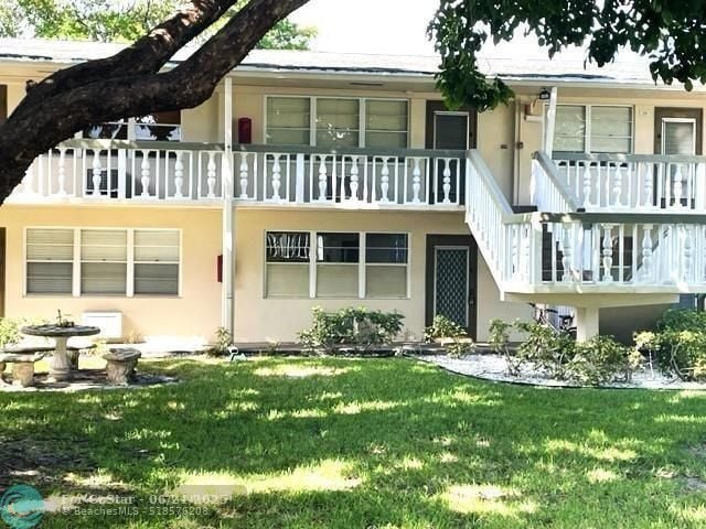 218 Farnham J in Deerfield Beach, FL - Building Photo