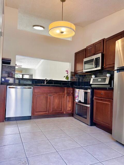 10323 Boca Bend W in Boca Raton, FL - Building Photo