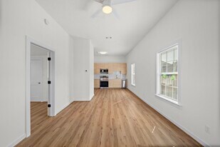 1414 Shearn St in Houston, TX - Building Photo