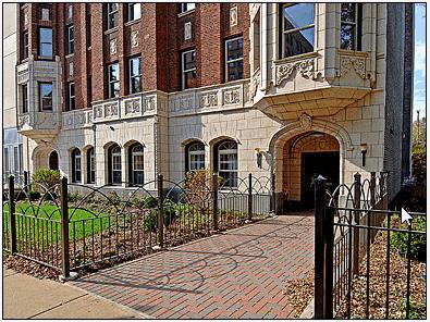 Silver Cloud Condominiums in Chicago, IL - Building Photo - Building Photo