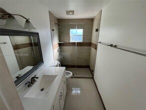 5803 Buchanan St in Hollywood, FL - Building Photo - Building Photo