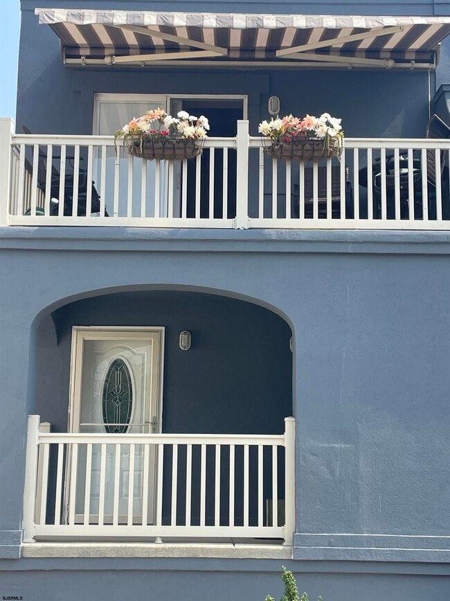 property at 9704 Ventnor Ave