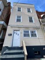 636 Ridge Ave in Allentown, PA - Building Photo