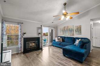 6415 Greenfield Rd-Unit -1309 in Elkridge, MD - Foto de edificio - Building Photo