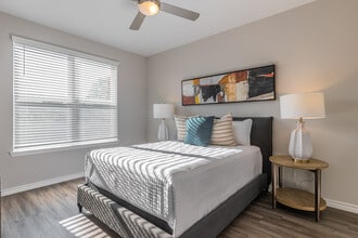 The Terrace at Highland Hills in Dallas, TX - Foto de edificio - Interior Photo