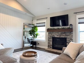 1285 Sweet Grass Trail N in Howell, MI - Building Photo - Building Photo