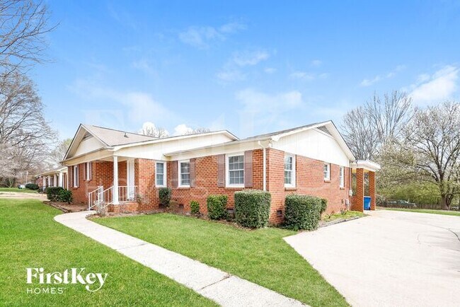14308 Springwater Dr in Matthews, NC - Building Photo - Building Photo