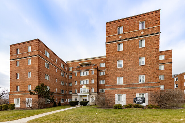 Avalon Crossing in Shaker Heights, OH - Foto de edificio - Building Photo