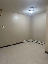 255 Mace St, Unit One bedroom apartment in Staten Island, NY - Foto de edificio - Building Photo